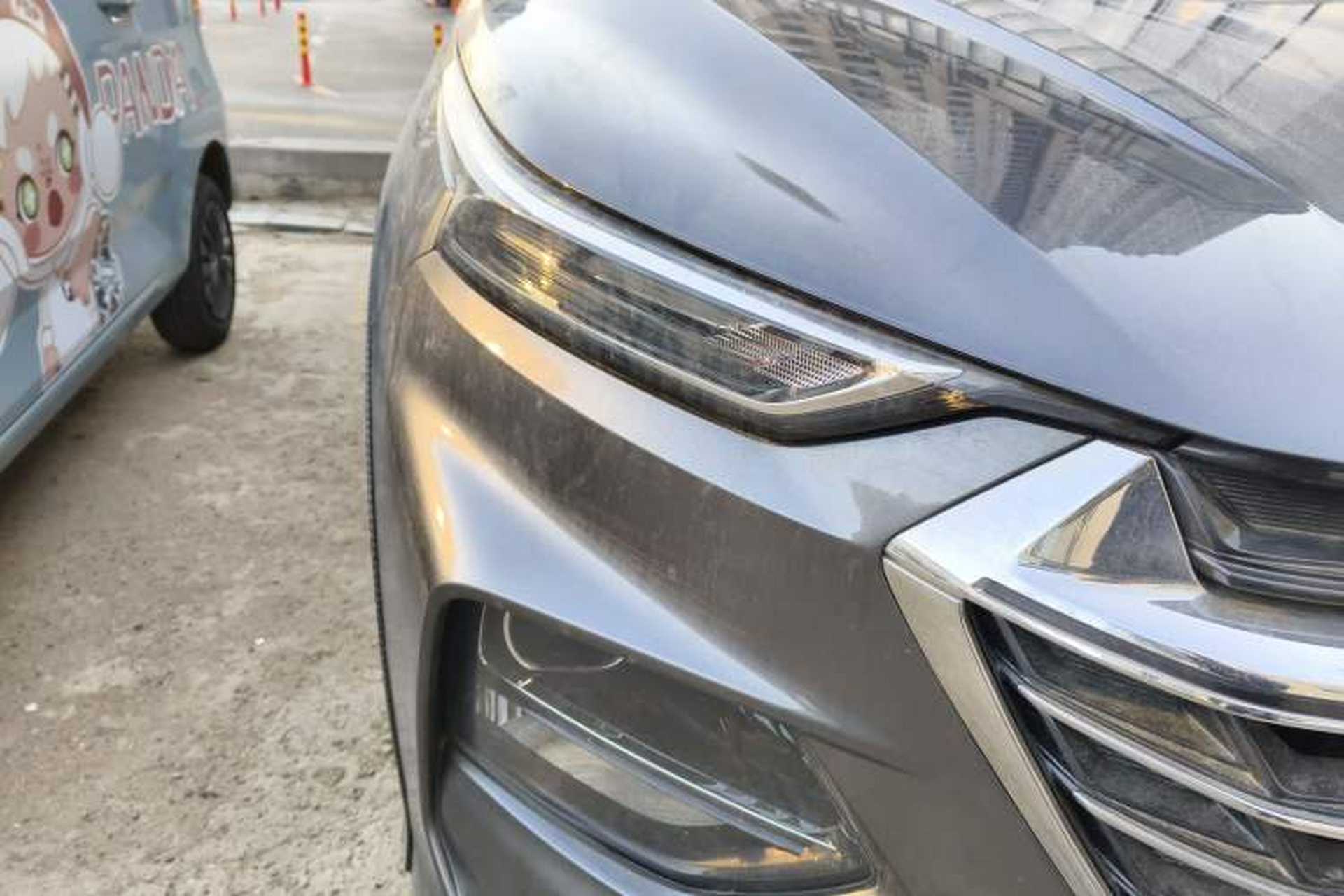 Used Wuling Victory 2020 1.5T CVT Elite Model Right Front Headlight