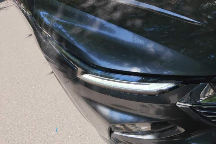 Used Wuling Victory 2020 1.5T CVT Luxury Model Right Front Headlight