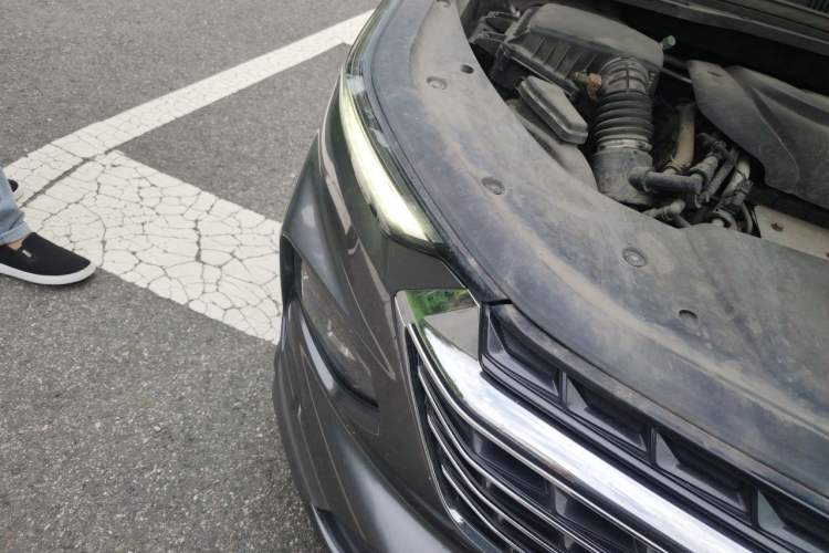 Used Wuling Victory 2020 1.5T CVT Flagship Edition Right Front Headlight