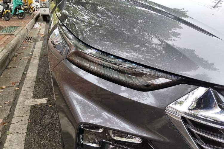 Used Wuling Victory 2020 1.5T CVT Flagship Edition Right Front Headlight