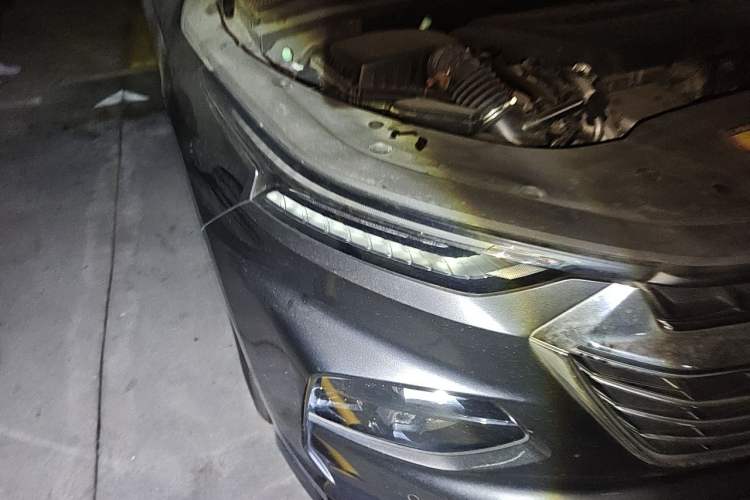 Used Wuling Victory 2020 1.5T CVT Flagship Edition Right Front Headlight