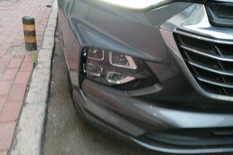 Used Wuling Victory 2020 1.5T CVT Flagship Edition Right Front Headlight