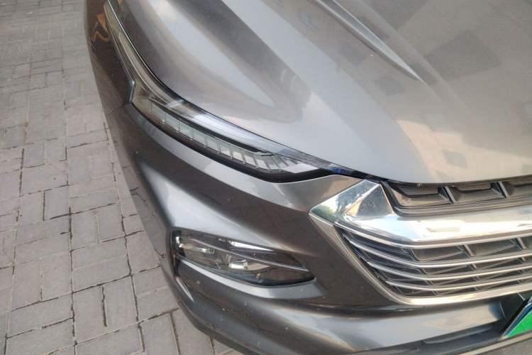Used Wuling Victory 2020 1.5T CVT Luxury Model Right Front Headlight