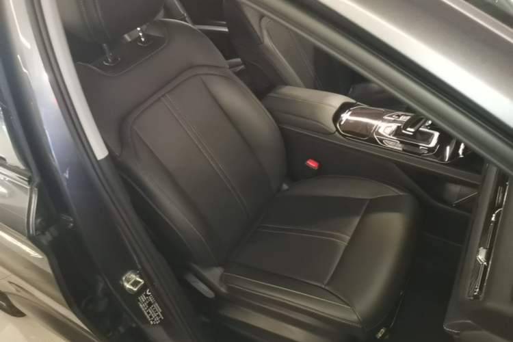 Used Wuling Victory 2020 1.5T CVT Flagship Edition Right Front Seat