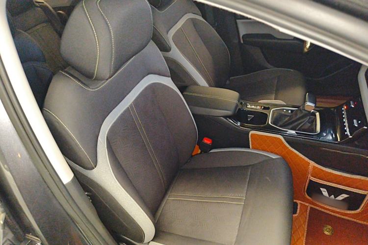 Used Wuling Victory 2020 1.5T CVT Elite Model Right Front Seat
