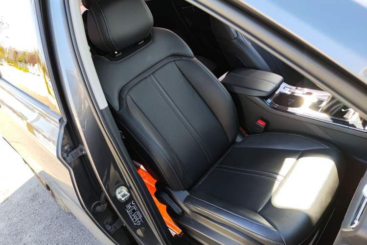 Used Wuling Victory 2020 1.5T CVT Luxury Model Right Front Seat