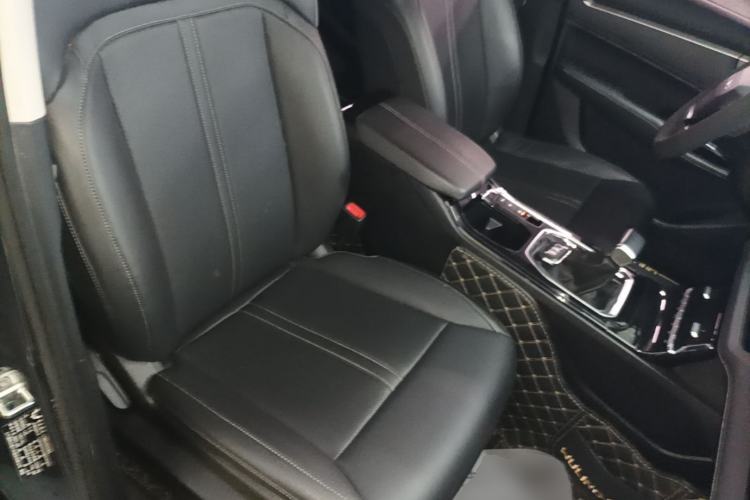 Used Wuling Victory 2020 1.5T CVT Luxury Model Right Front Seat