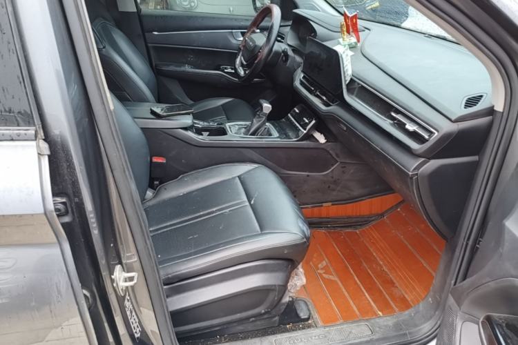 Used Wuling Victory 2020 1.5T CVT Luxury Model Right Front Seat