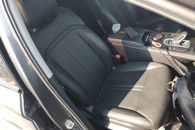 Used Wuling Victory 2020 1.5T CVT Flagship Edition Right Front Seat