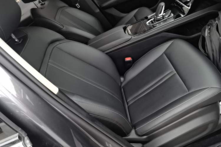 Used Wuling Victory 2020 1.5T CVT Flagship Edition Right Front Seat