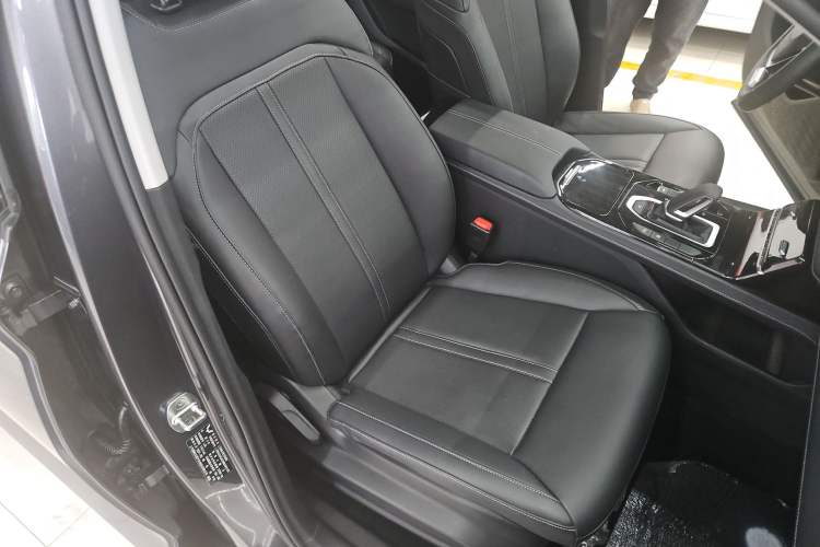 Used Wuling Victory 2020 1.5T CVT Flagship Edition Right Front Seat