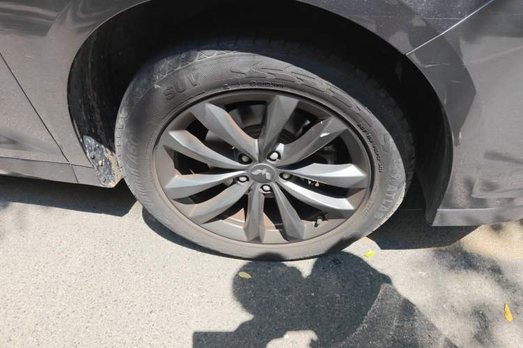 Used Wuling Victory 2020 1.5T CVT Luxury Model Right Front Wheel Hub