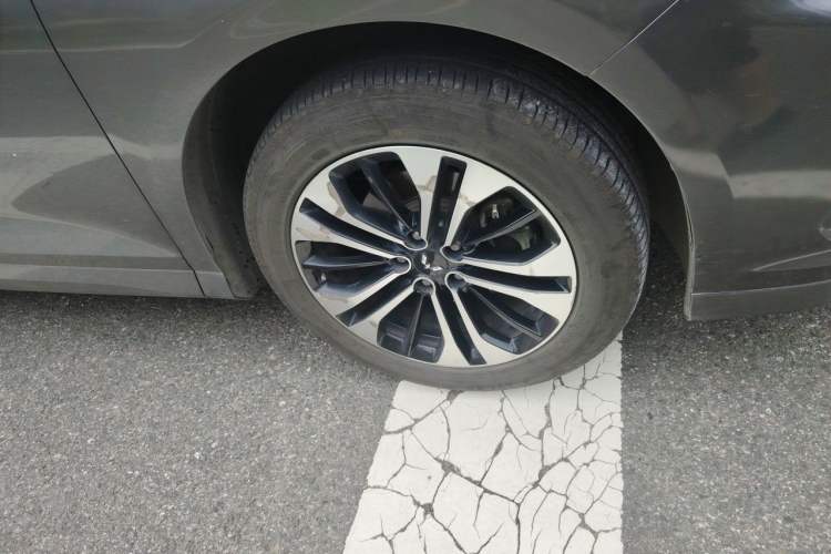 Used Wuling Victory 2020 1.5T CVT Flagship Edition Right Front Wheel Hub
