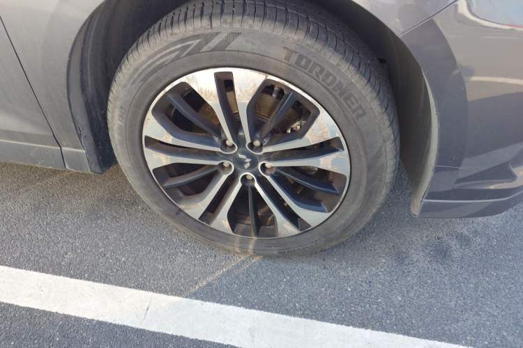 Used Wuling Victory 2020 1.5T CVT Flagship Edition Right Front Wheel Hub