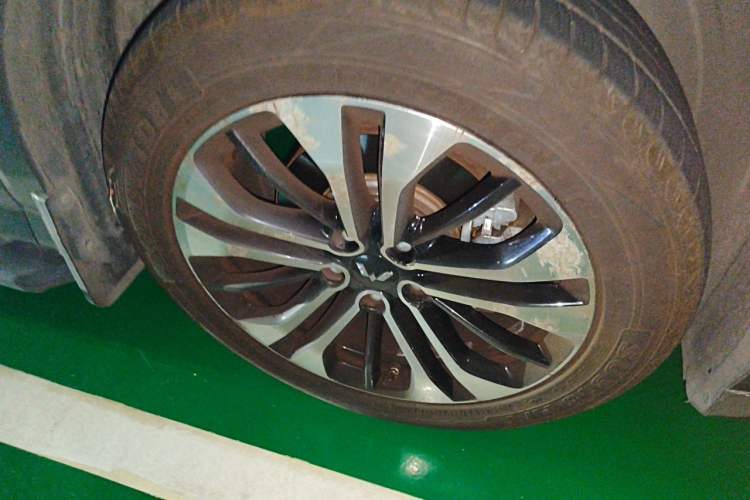 Used Wuling Victory 2020 1.5T CVT Flagship First-Class Model Right Front Wheel Hub