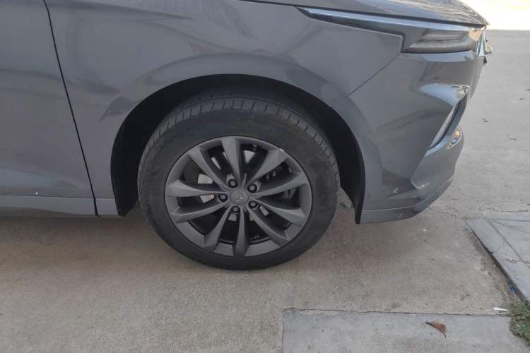 Used Wuling Victory 2020 1.5T CVT Luxury Model Right Front Wheel Hub