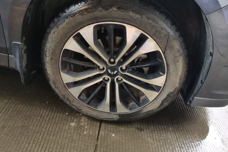 Used Wuling Victory 2020 1.5T CVT Flagship Edition Right Front Wheel Hub