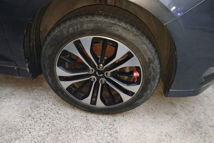 Used Wuling Victory 2020 1.5T CVT Flagship Edition Right Front Wheel Hub