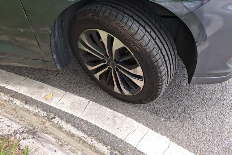 Used Wuling Victory 2020 1.5T CVT Flagship Edition Right Front Wheel Hub