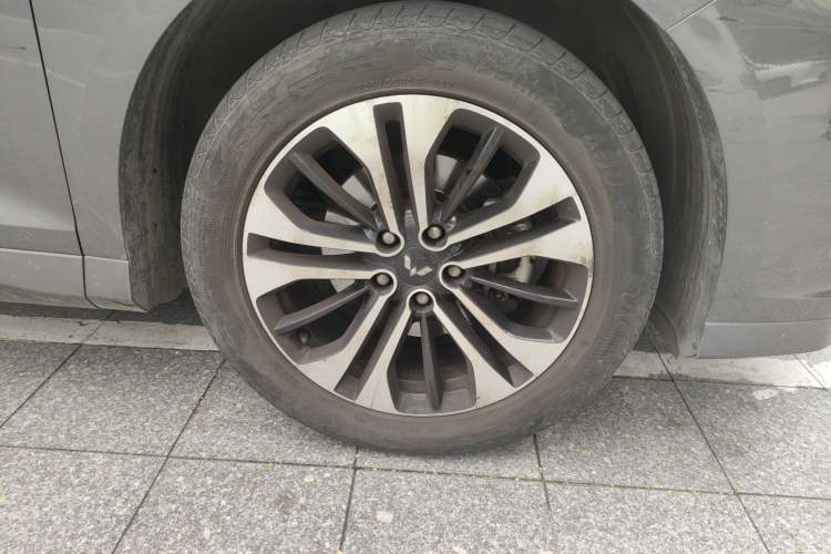 Used Wuling Victory 2020 1.5T CVT Flagship Edition Right Front Wheel Hub
