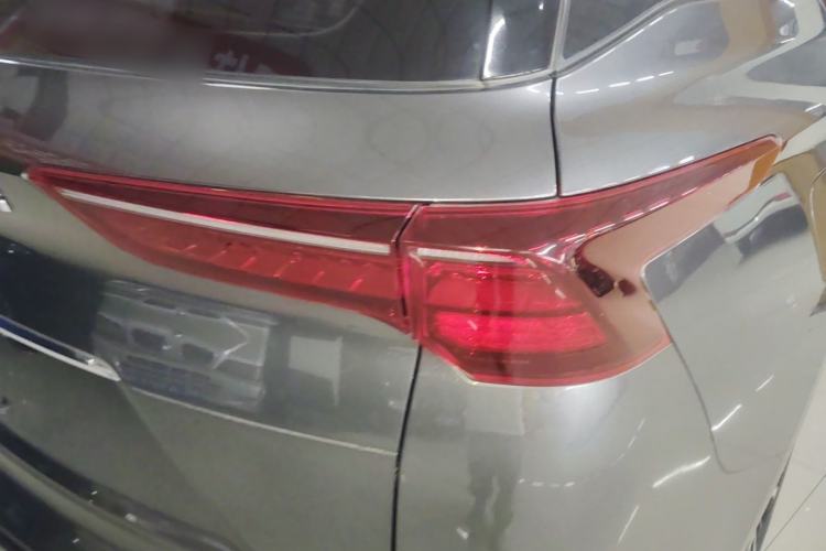 Used Wuling Victory 2020 1.5T CVT Flagship Edition Right Rear Taillight
