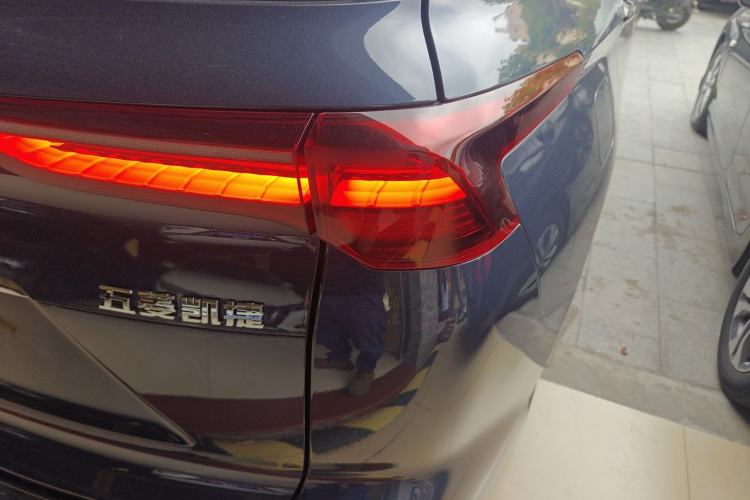 Used Wuling Victory 2020 1.5T CVT Flagship Edition Right Rear Taillight