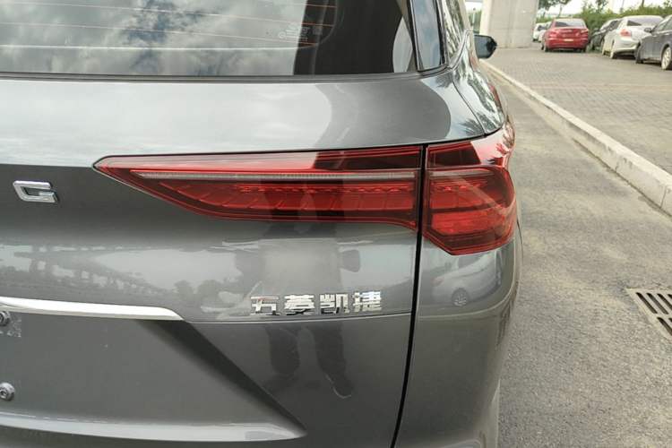 Used Wuling Victory 2020 1.5T CVT Flagship Edition Right Rear Taillight