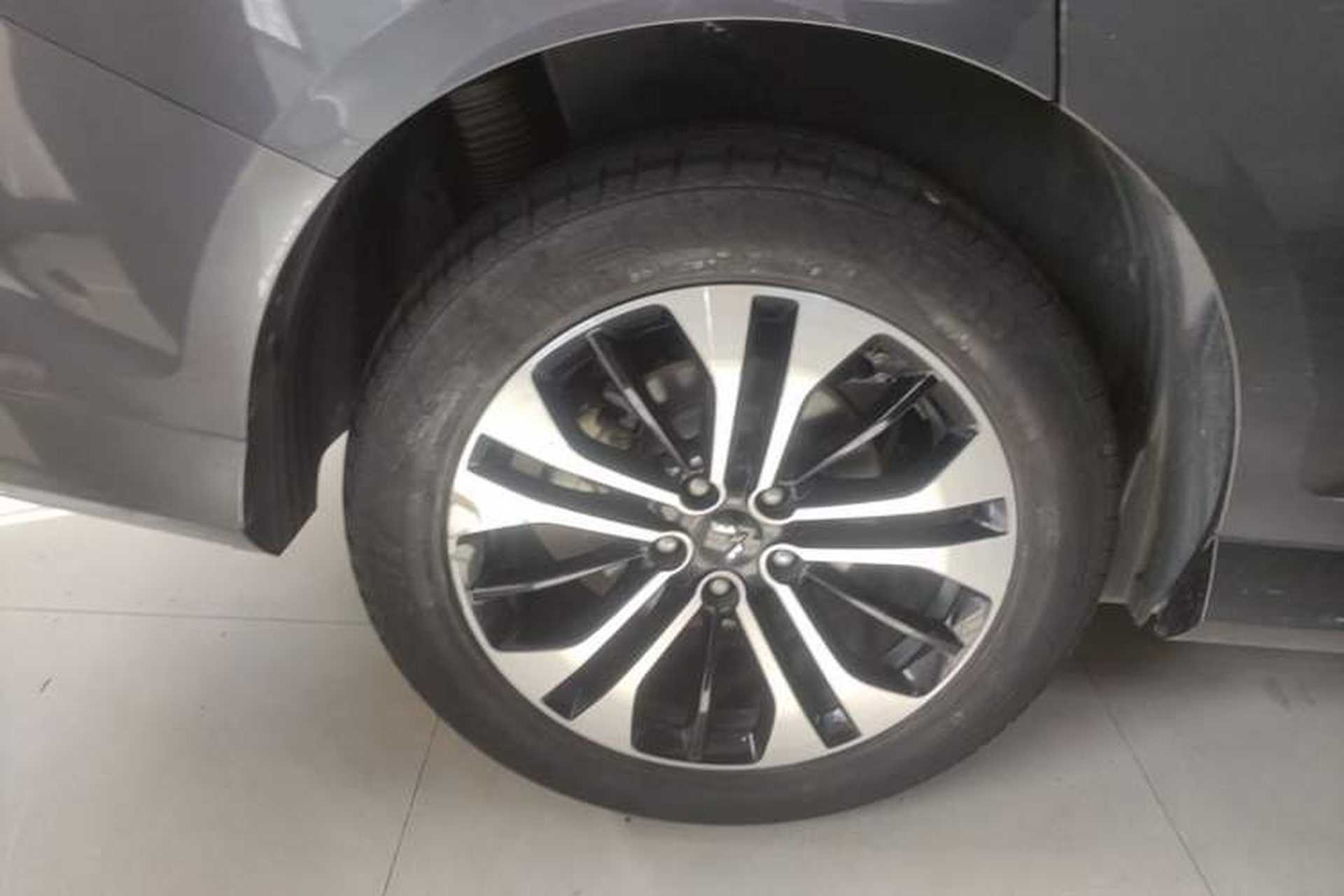 Used Wuling Victory 2020 1.5T CVT Flagship Edition Right Rear Wheel Hub