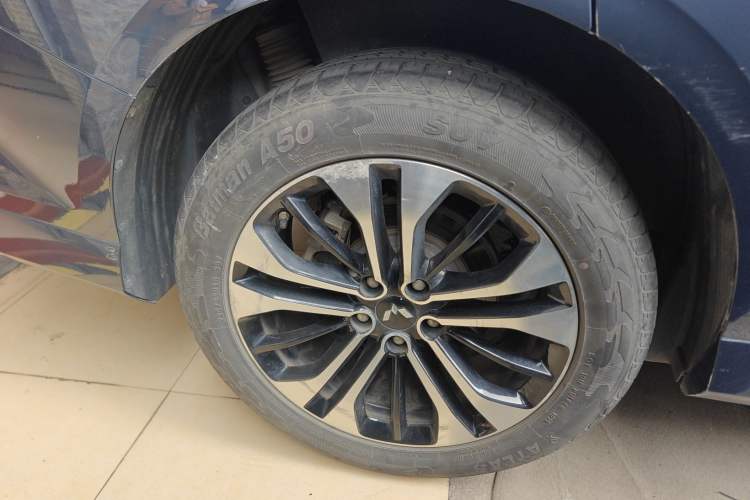 Used Wuling Victory 2020 1.5T CVT Flagship Edition Right Rear Wheel Hub