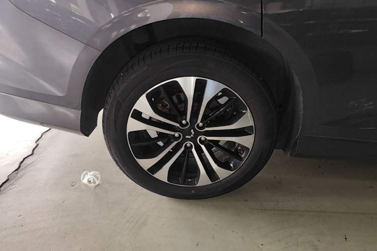Used Wuling Victory 2020 1.5T CVT Flagship Edition Right Rear Wheel Hub