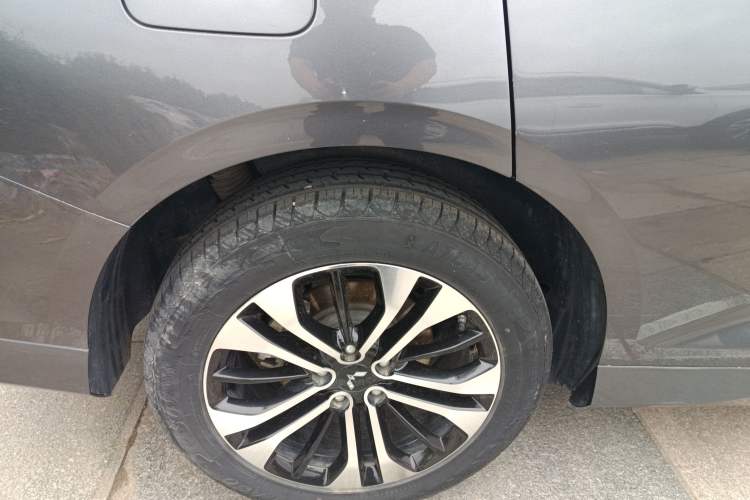 Used Wuling Victory 2020 1.5T CVT Flagship Edition Right Rear Wheel Hub