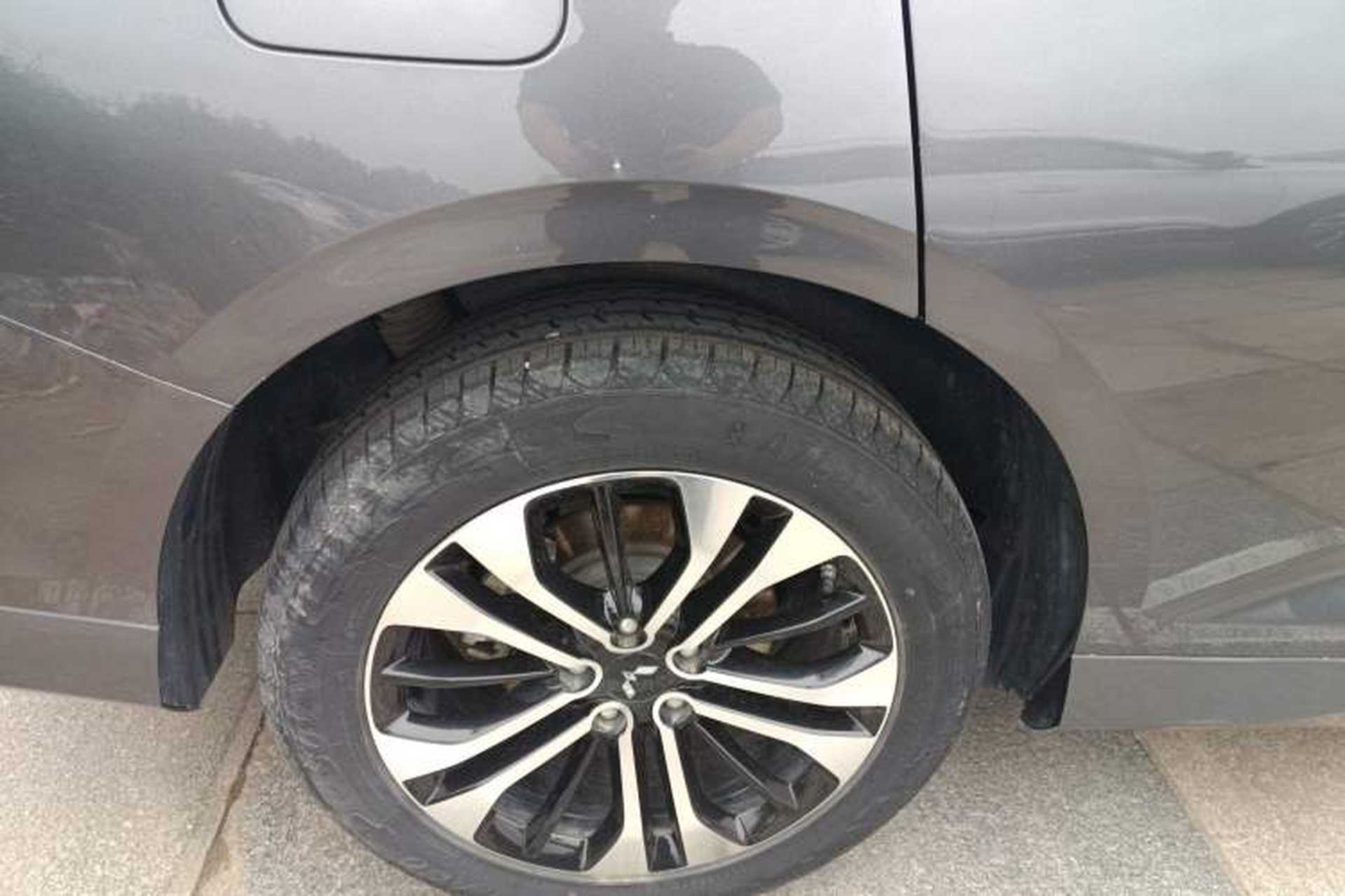 Used Wuling Victory 2020 1.5T CVT Flagship Edition Right Rear Wheel Hub