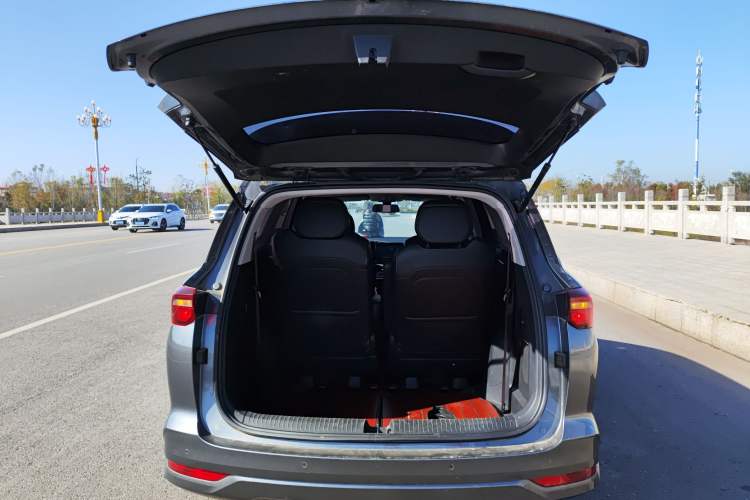Used Wuling Victory 2020 1.5T CVT Luxury Model Trunk