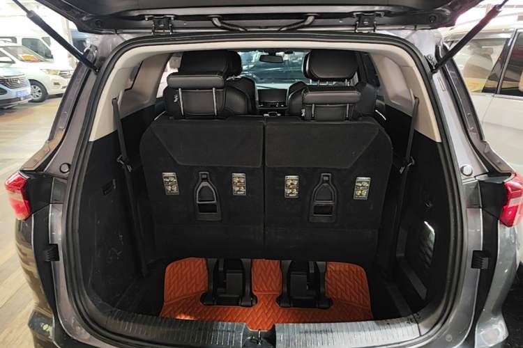 Used Wuling Victory 2020 1.5T CVT Luxury Model Trunk