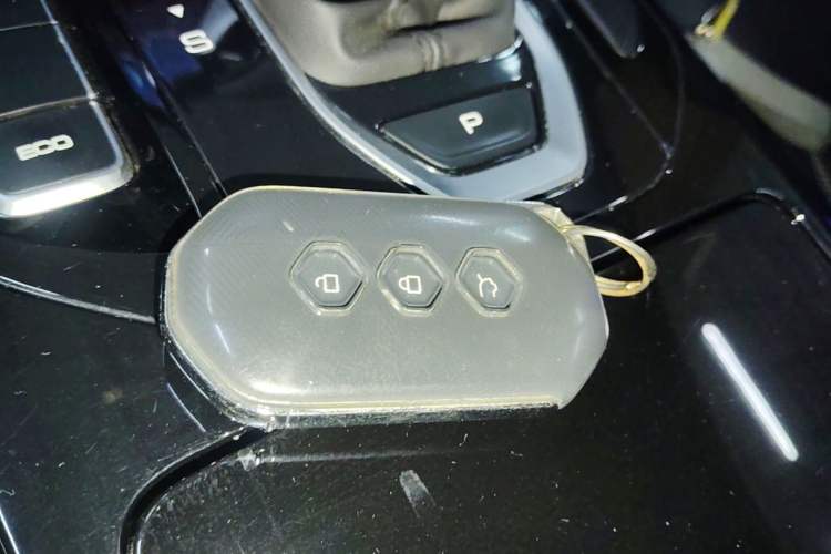 Used Wuling Victory 2020 1.5T CVT Flagship Edition Vehicle Key