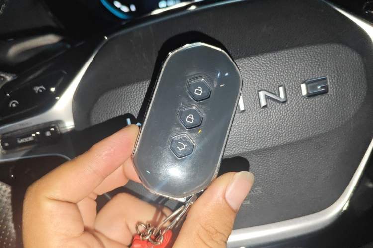 Used Wuling Victory 2020 1.5T CVT Flagship Edition Vehicle Key