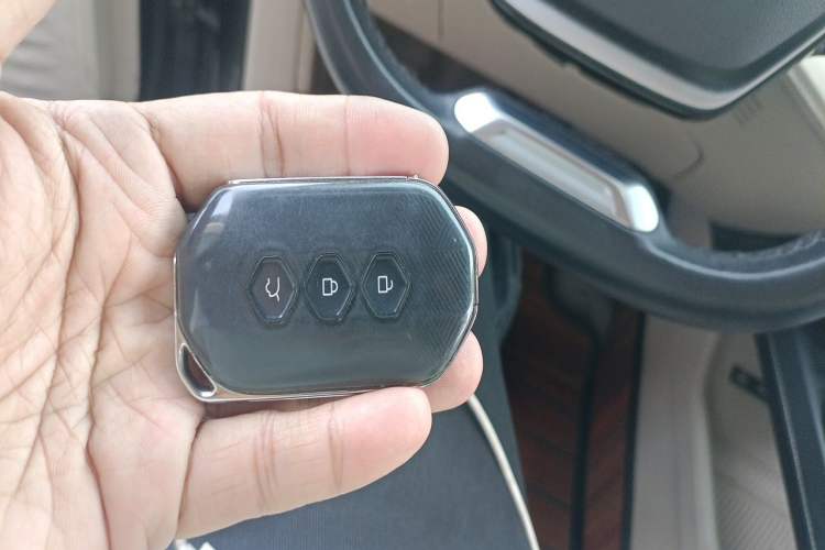 Used Wuling Victory 2020 1.5T CVT Flagship Edition Vehicle Key