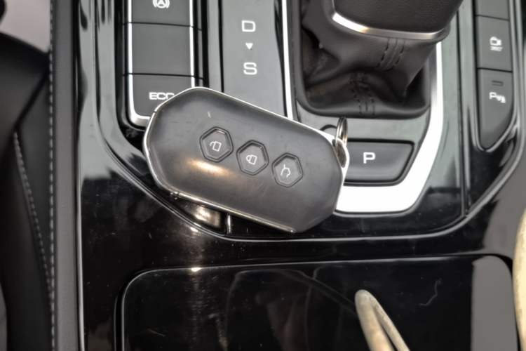 Used Wuling Victory 2020 1.5T CVT Flagship Edition Vehicle Key