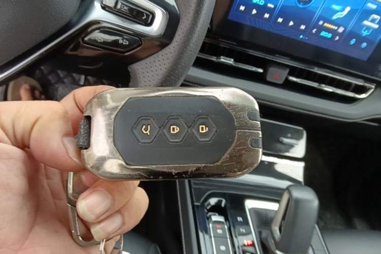 Used Wuling Victory 2020 1.5T CVT Flagship Edition Vehicle Key