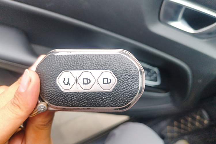 Used Wuling Victory 2020 1.5T CVT Flagship Edition Vehicle Key