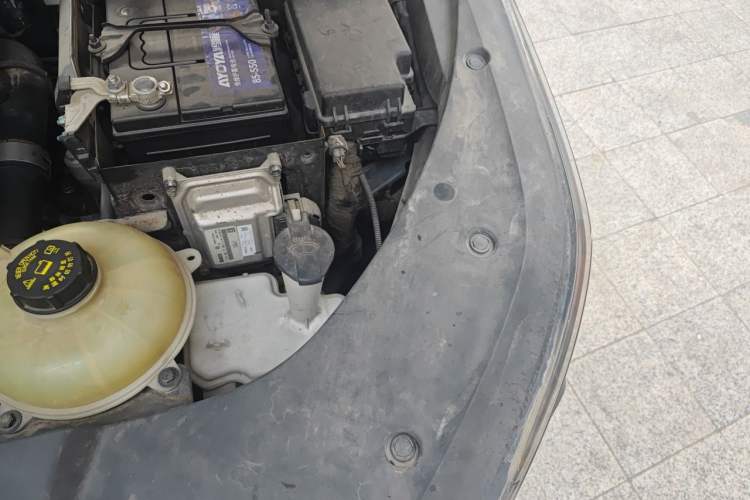 Used Wuling Victory 2020 1.5T CVT Flagship Edition Engine Bay Left