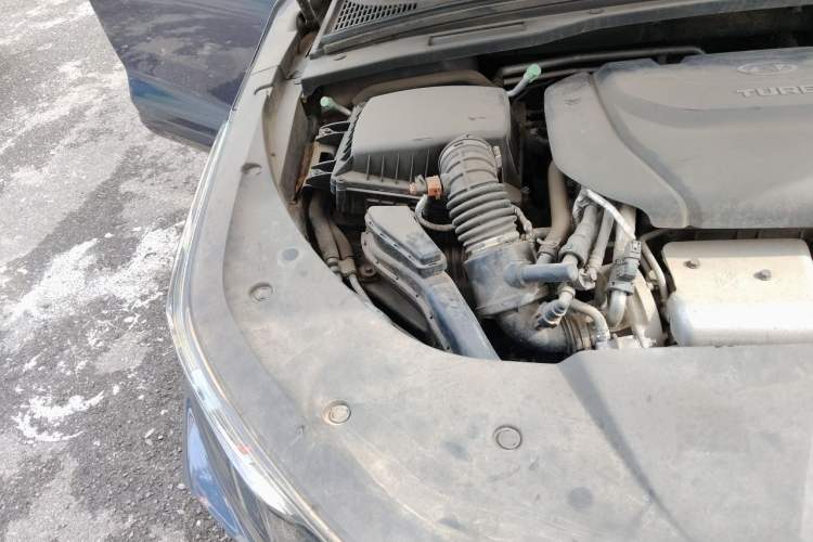 Used Wuling Victory 2020 1.5T CVT Flagship Edition Engine Bay Right