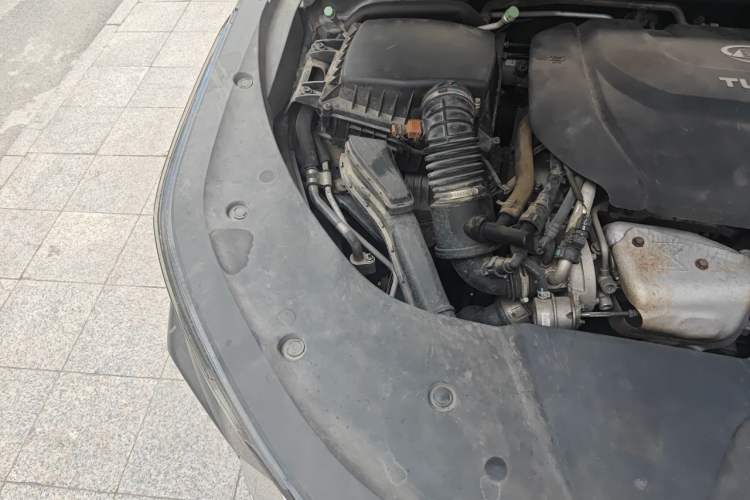 Used Wuling Victory 2020 1.5T CVT Flagship Edition Engine Bay Right