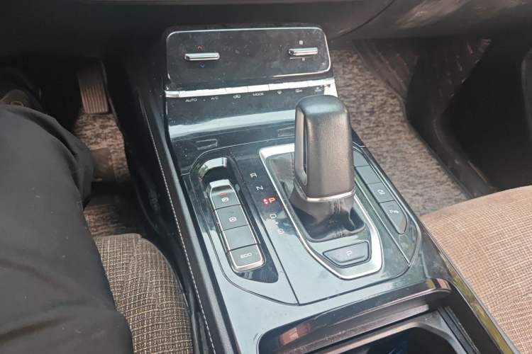 Used Wuling Victory 2020 1.5T CVT Flagship Edition Gear Lever