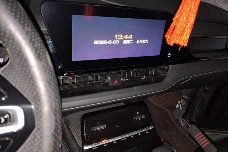 Used Wuling Victory 2020 1.5T CVT Flagship Edition Audio And AC Panel