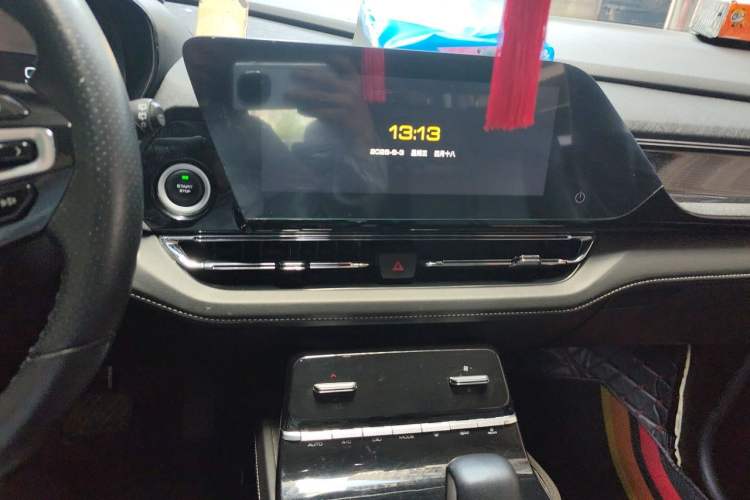 Used Wuling Victory 2020 1.5T CVT Flagship Edition Audio And AC Panel