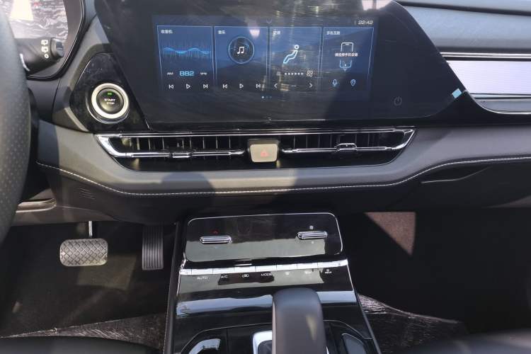 Used Wuling Victory 2020 1.5T CVT Flagship Edition Audio And AC Panel