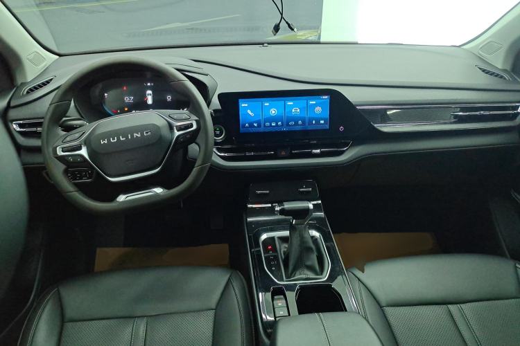 Used Wuling Victory 2020 1.5T CVT Luxury Model Center Console