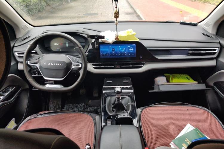 Used Wuling Victory 2020 1.5T Manual Elite Edition Center Console