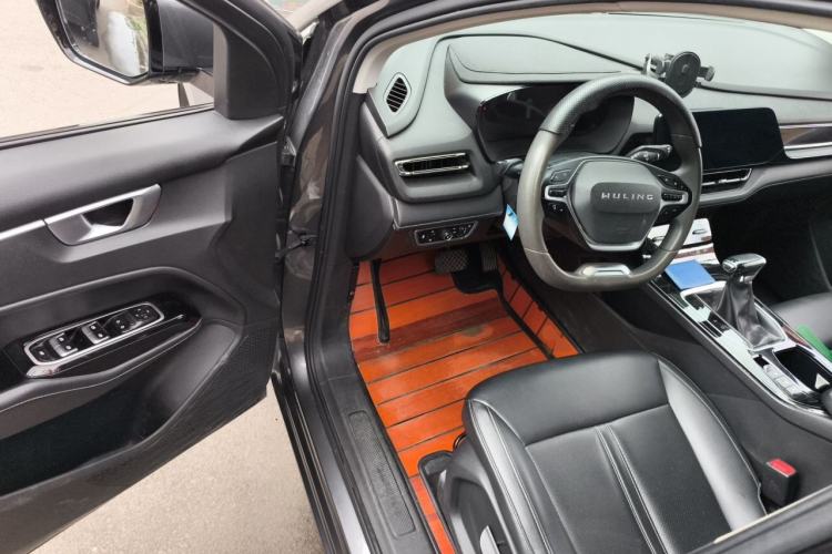 Used Wuling Victory 2020 1.5T CVT Luxury Model Driver Seat